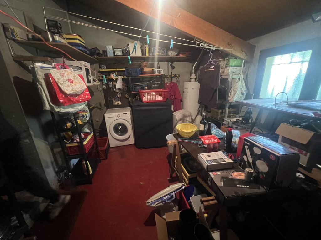 débarras succession 33 Gironde Bassin Arcachon - Pièce à débarrasser AVANT dans maison à GUJAN MESTRAS